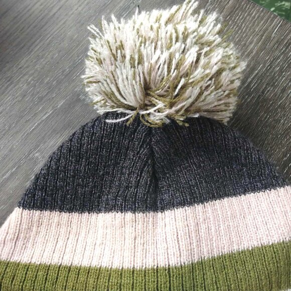 Friends Toque - Picture 4 of 4